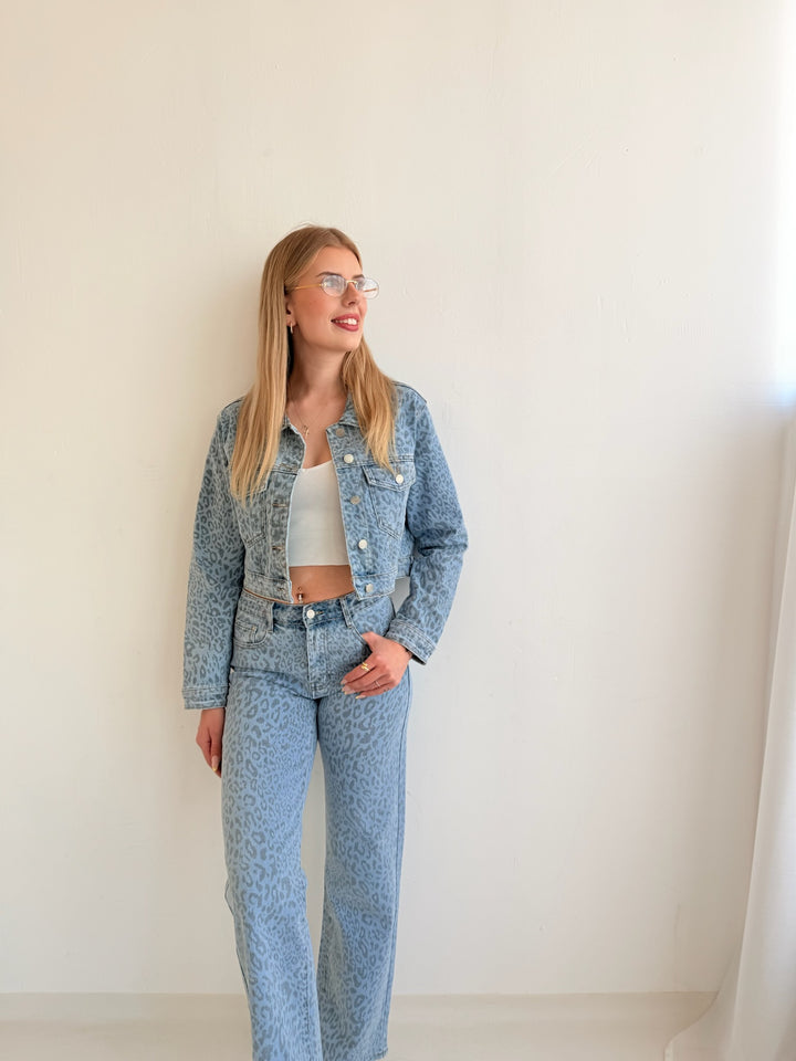 Cropped Jeansjacke mit Leoprint Bella
